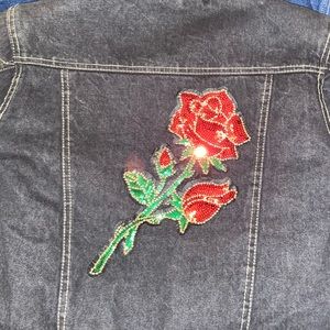 Black jean jacket with lining. Rose design